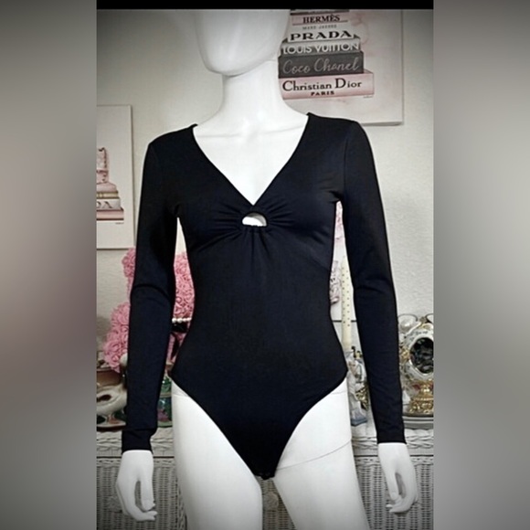 Abercrombie & Fitch long sleeve bodysuit with Front keyhole black color size XS - Picture 1 of 7
